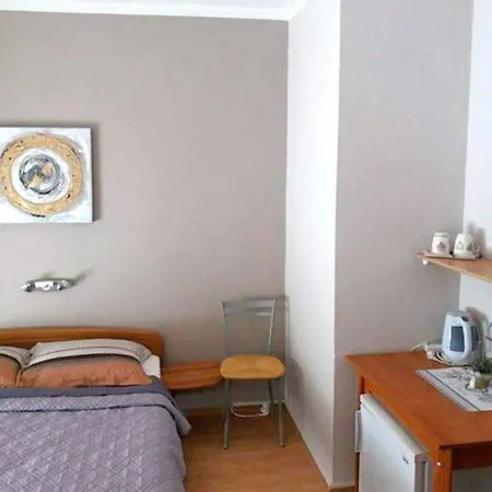 And Neda Apartment *
